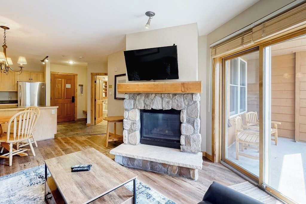 Photo of Livingroom in River Run