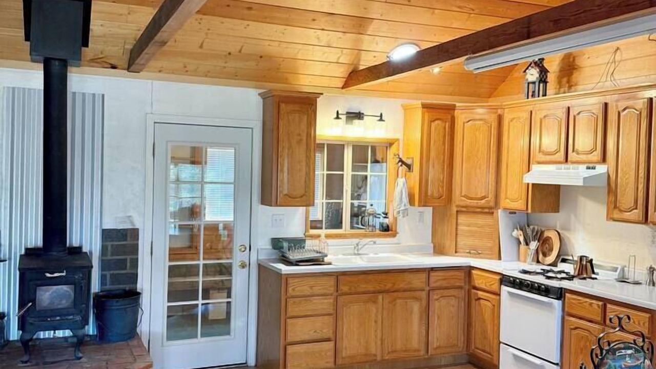 Photo of Kitchen in Inyokern