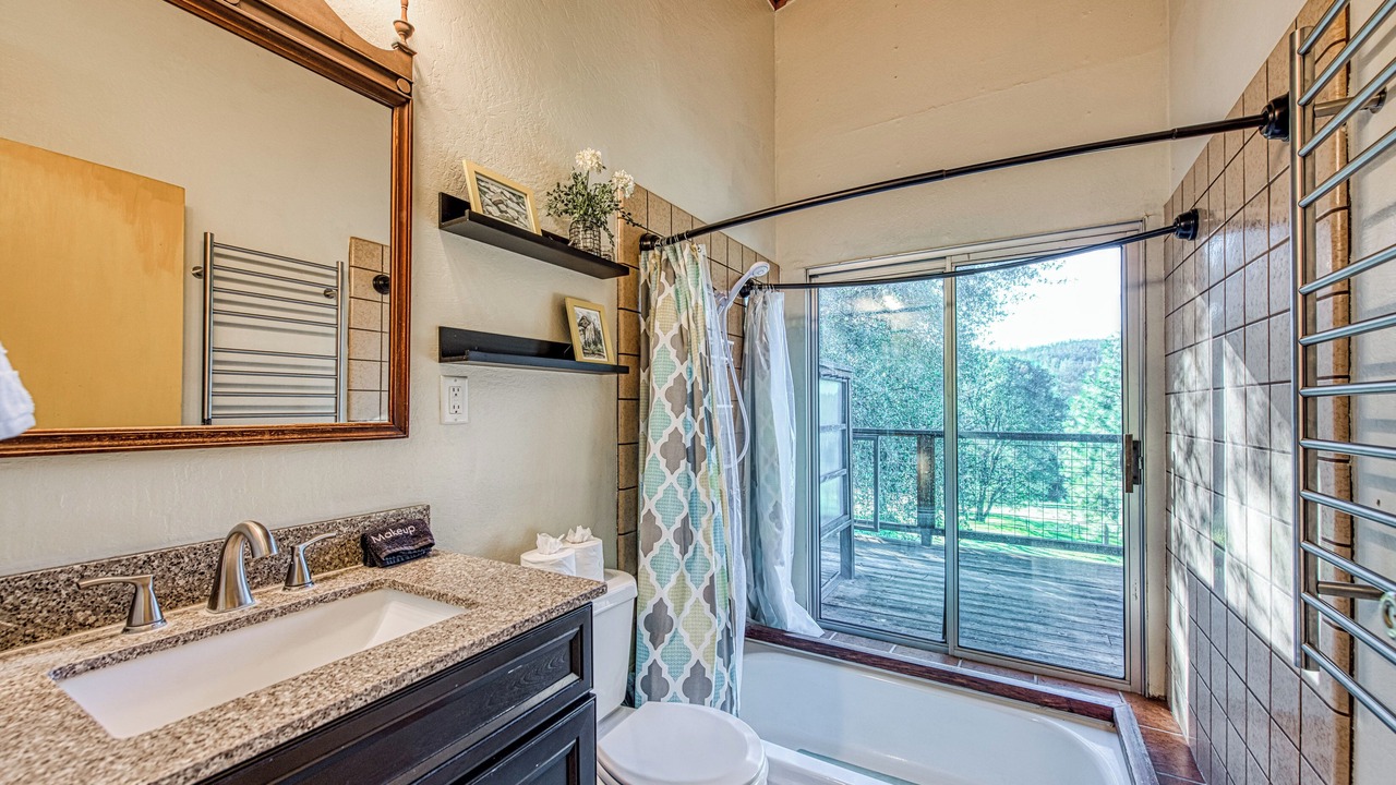 Photo of Bathroom in Midpines