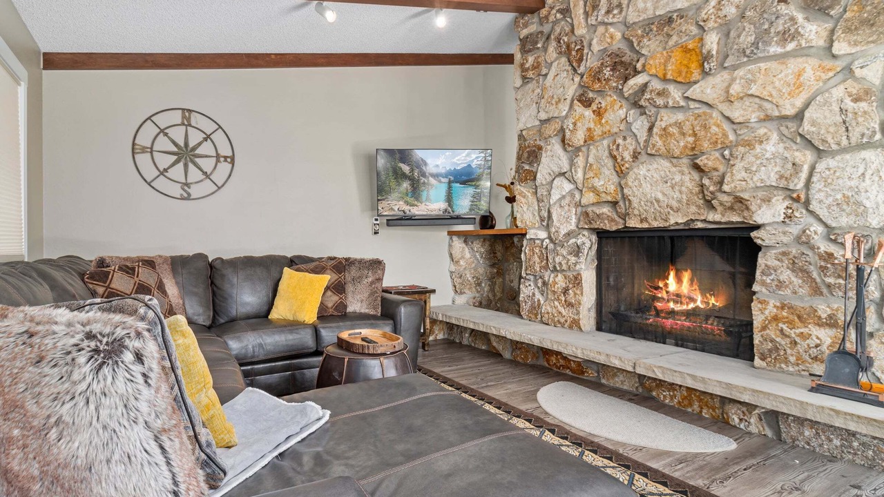 Photo of Livingroom in Windcliff Estates