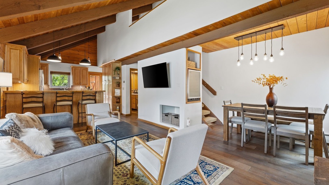 Photo of Livingroom in Intermountain