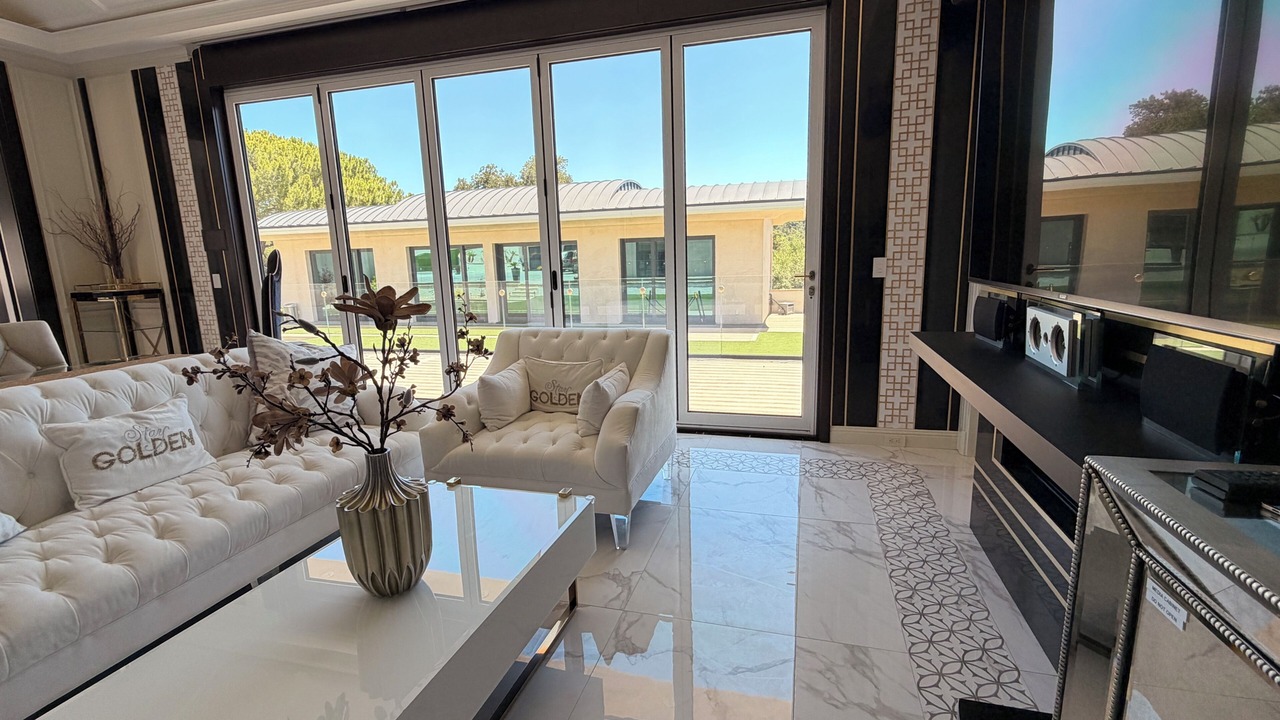 Photo of Livingroom in West of the Alameda