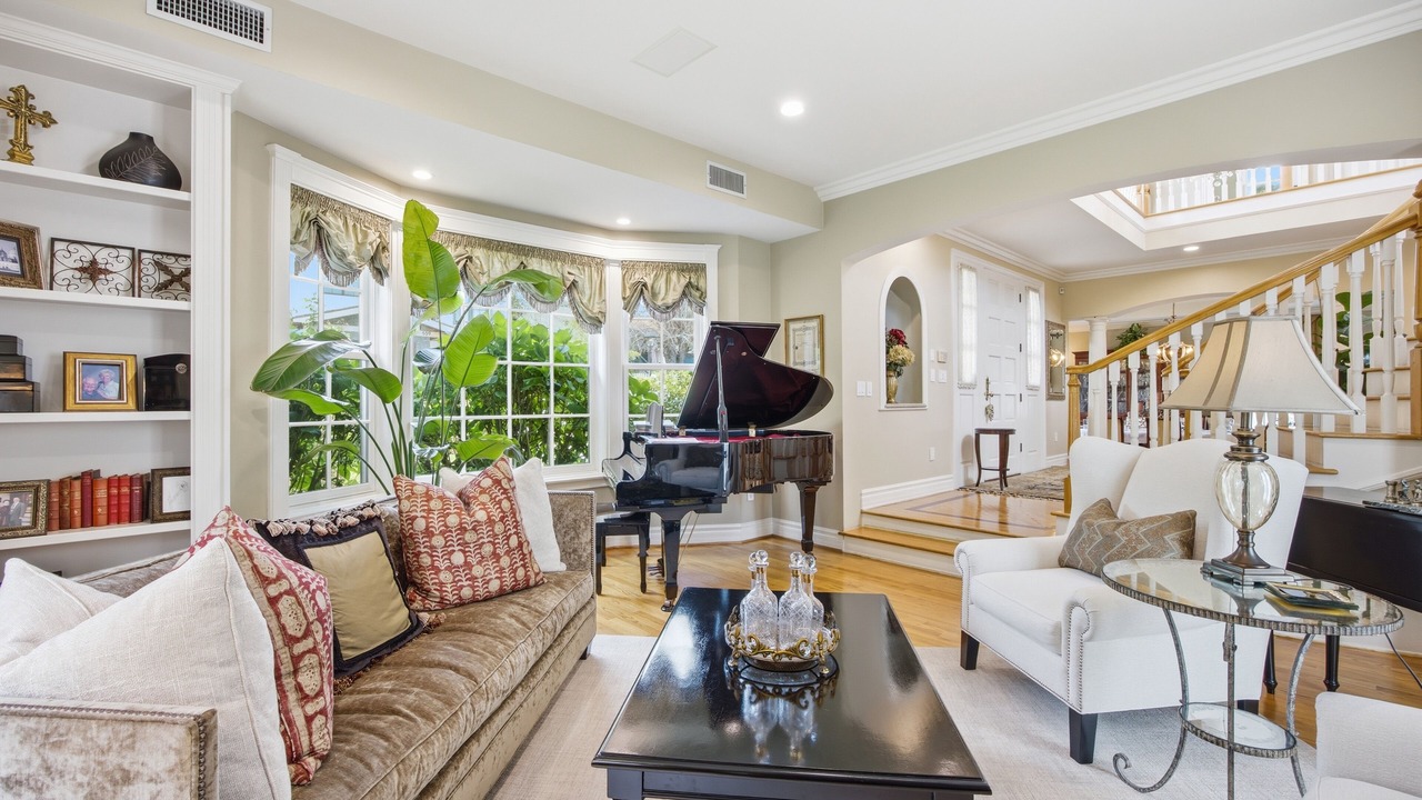 Photo of Livingroom in Tree Section