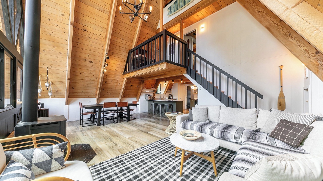 Photo of Livingroom in Tahoma