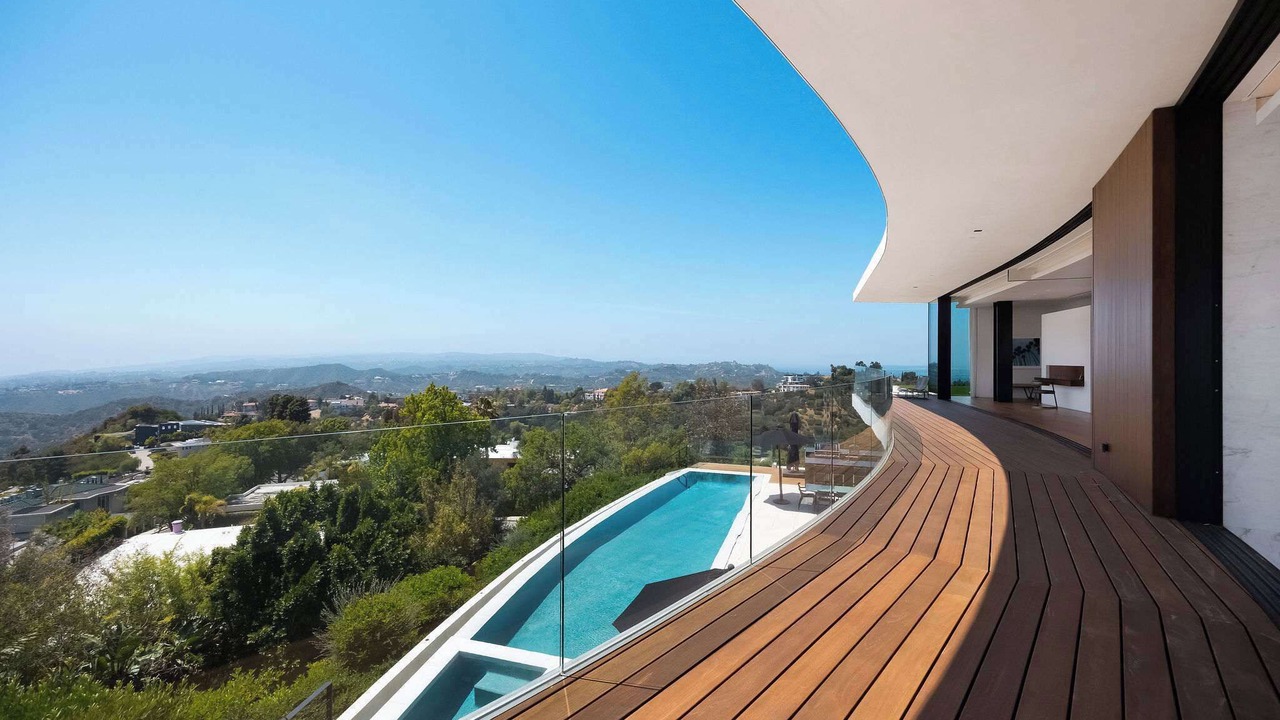 Photo of Outdoor in Hollywood Hills