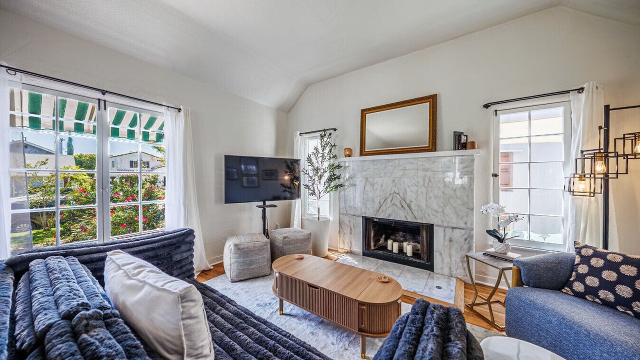 Photo of Livingroom in Carlson Park
