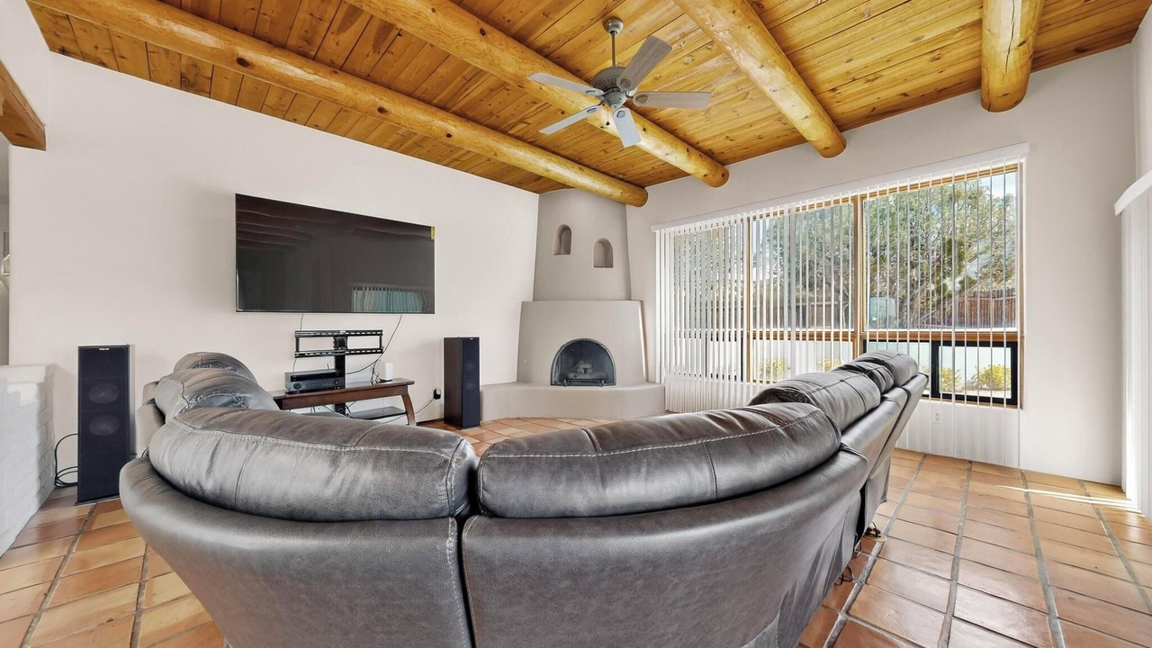 Photo of Livingroom in Placitas