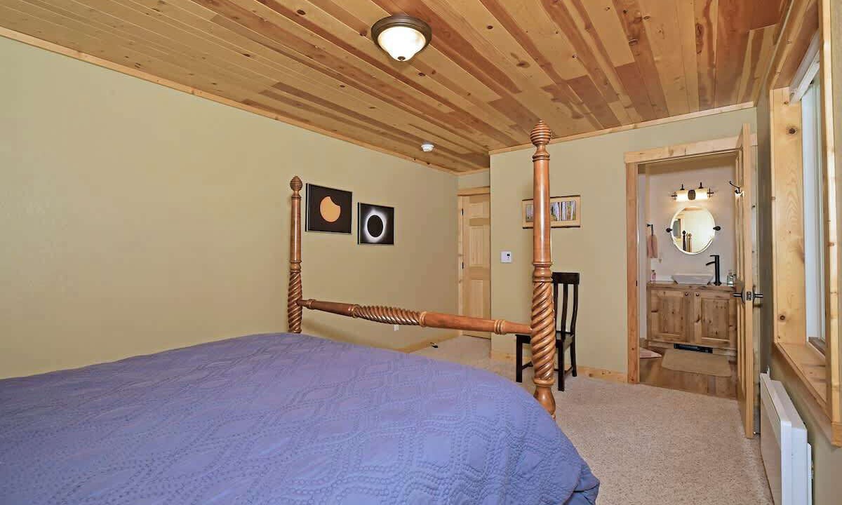 Photo of Bedroom in Lake George