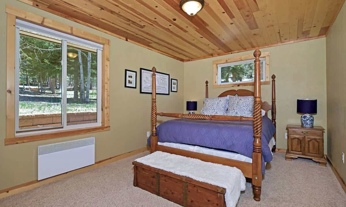 Photo of Bedroom in Lake George