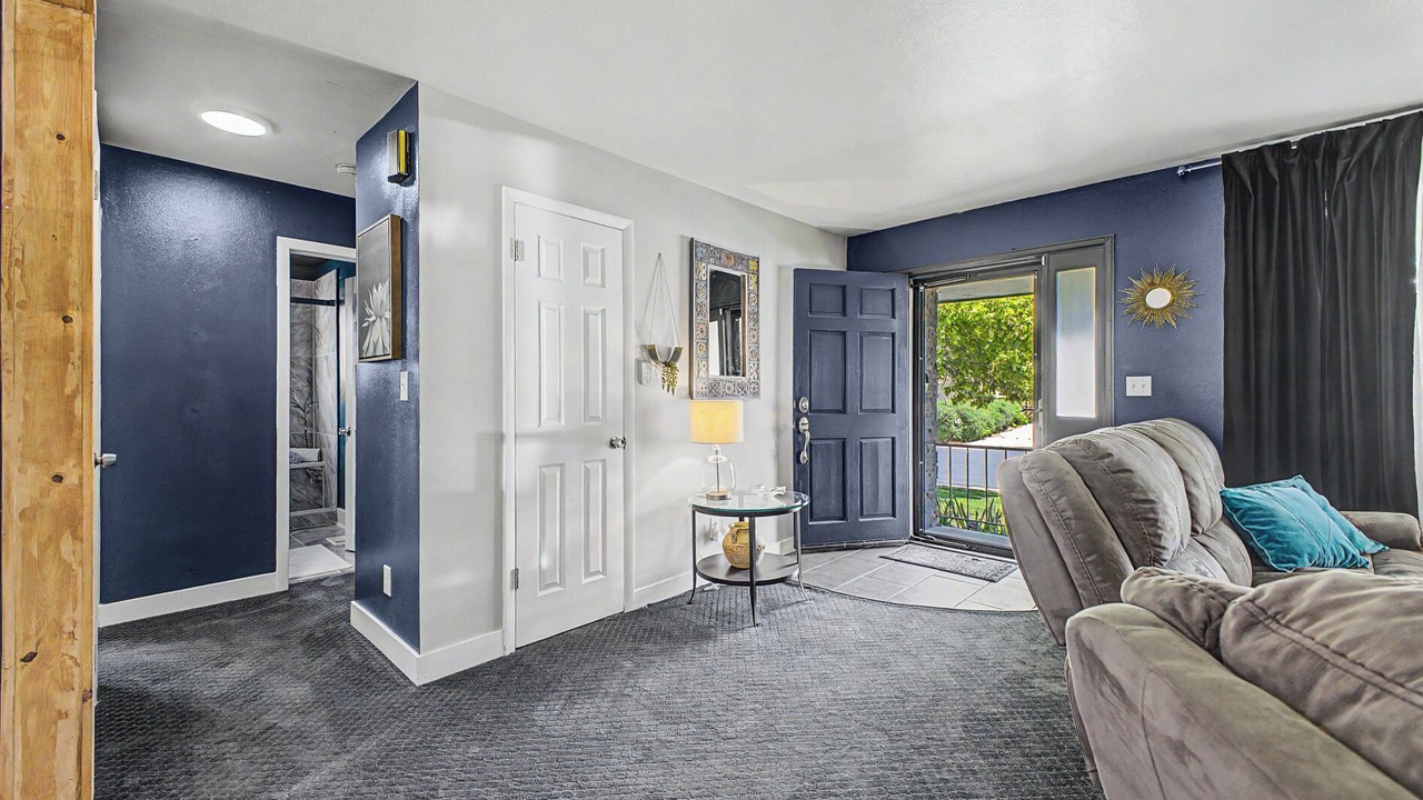 Photo of Livingroom in Berkley