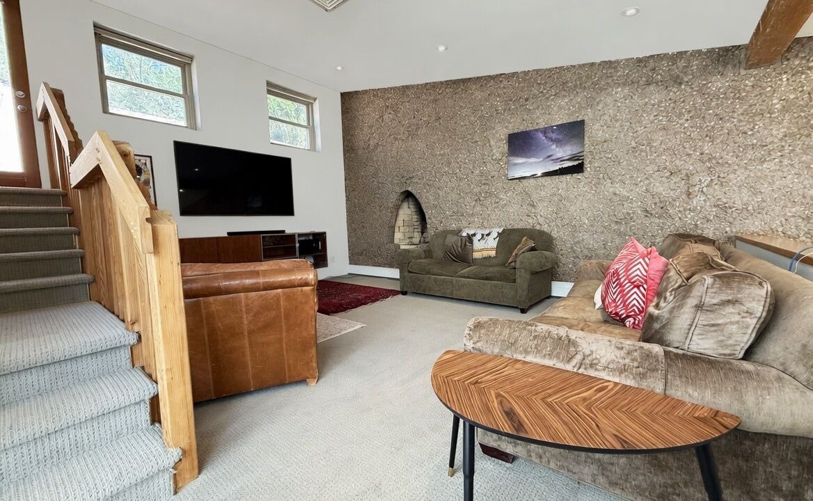 Photo of Livingroom in Downtown