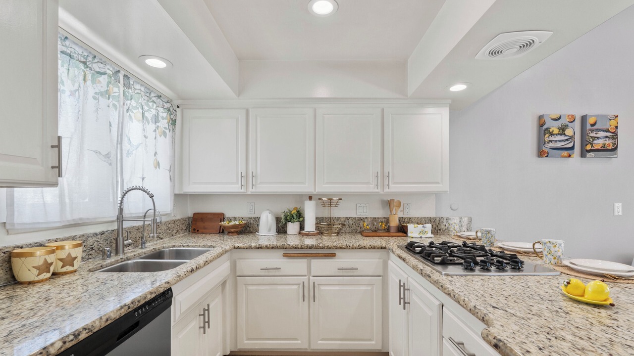 Photo of Kitchen in Midway City