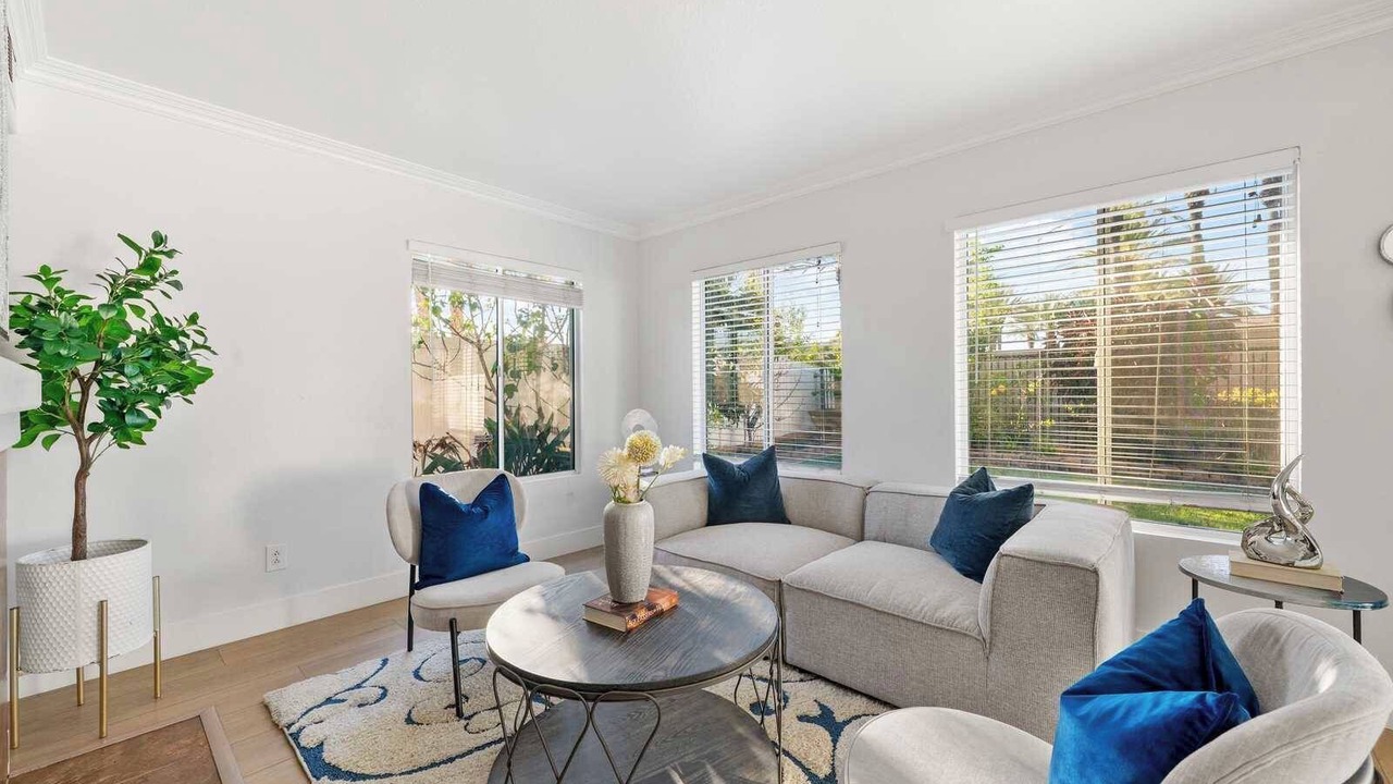 Photo of Livingroom in Foothill Ranch