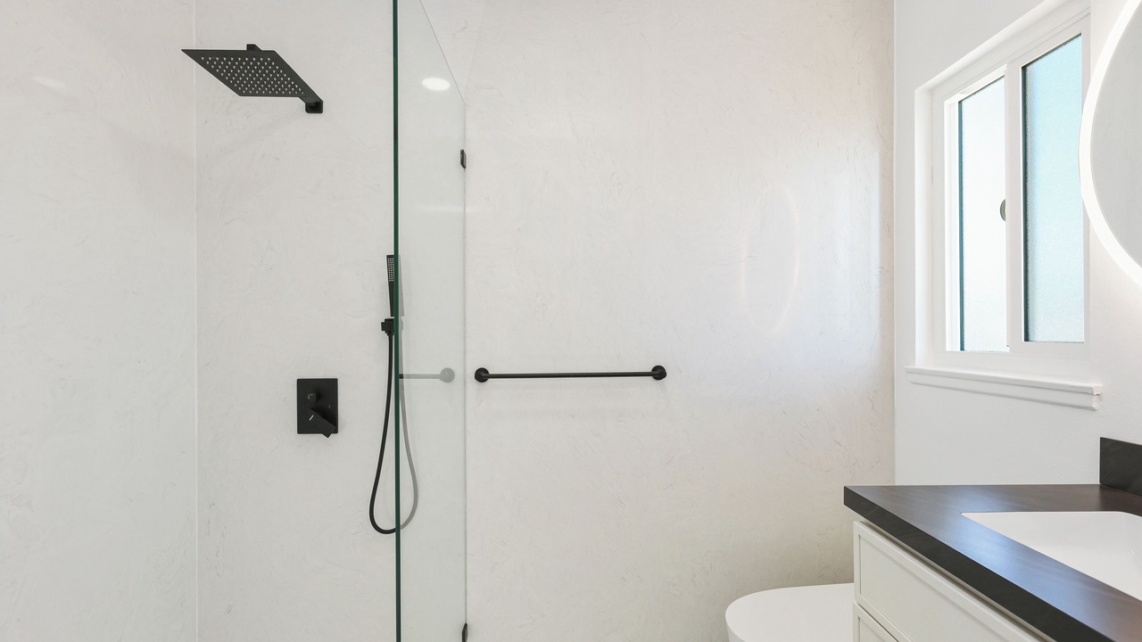 Photo of Bathroom in Midway City