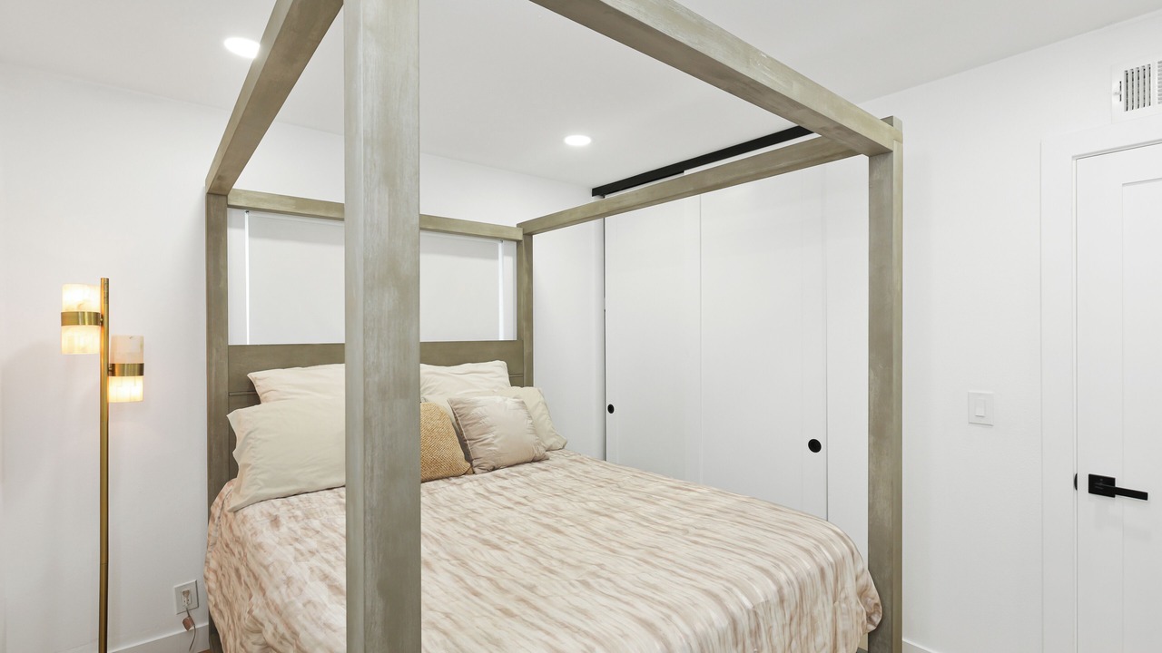 Photo of Bedroom in Midway City