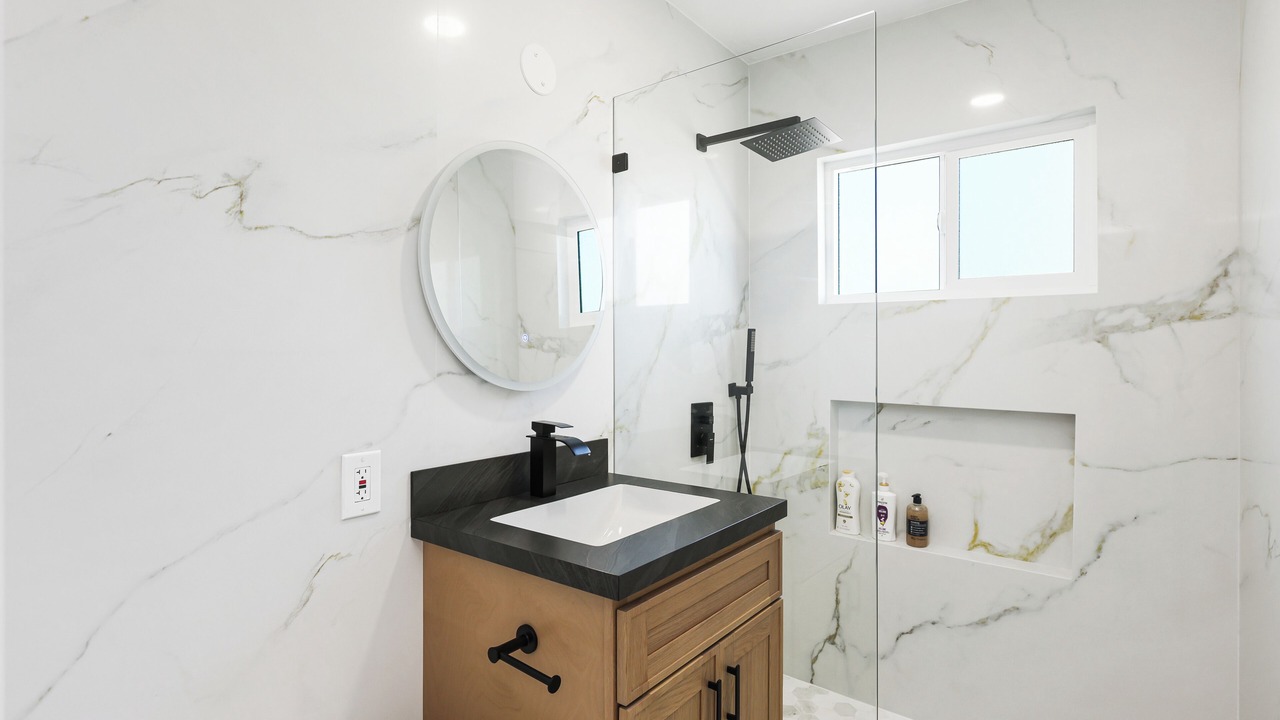 Photo of Bathroom in Midway City