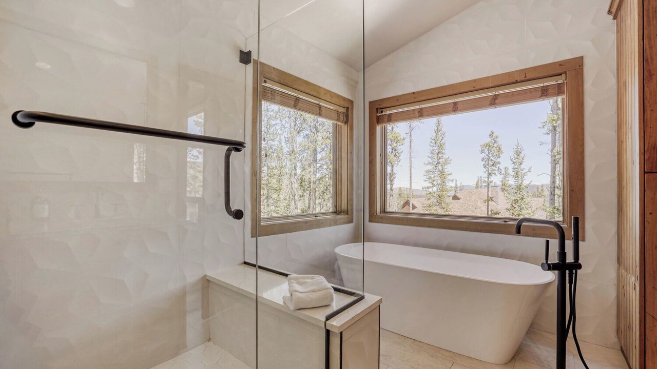 Photo of Bathroom in Warrior's Mark West