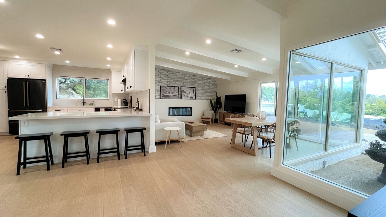 Photo of Livingroom in Western Malibu