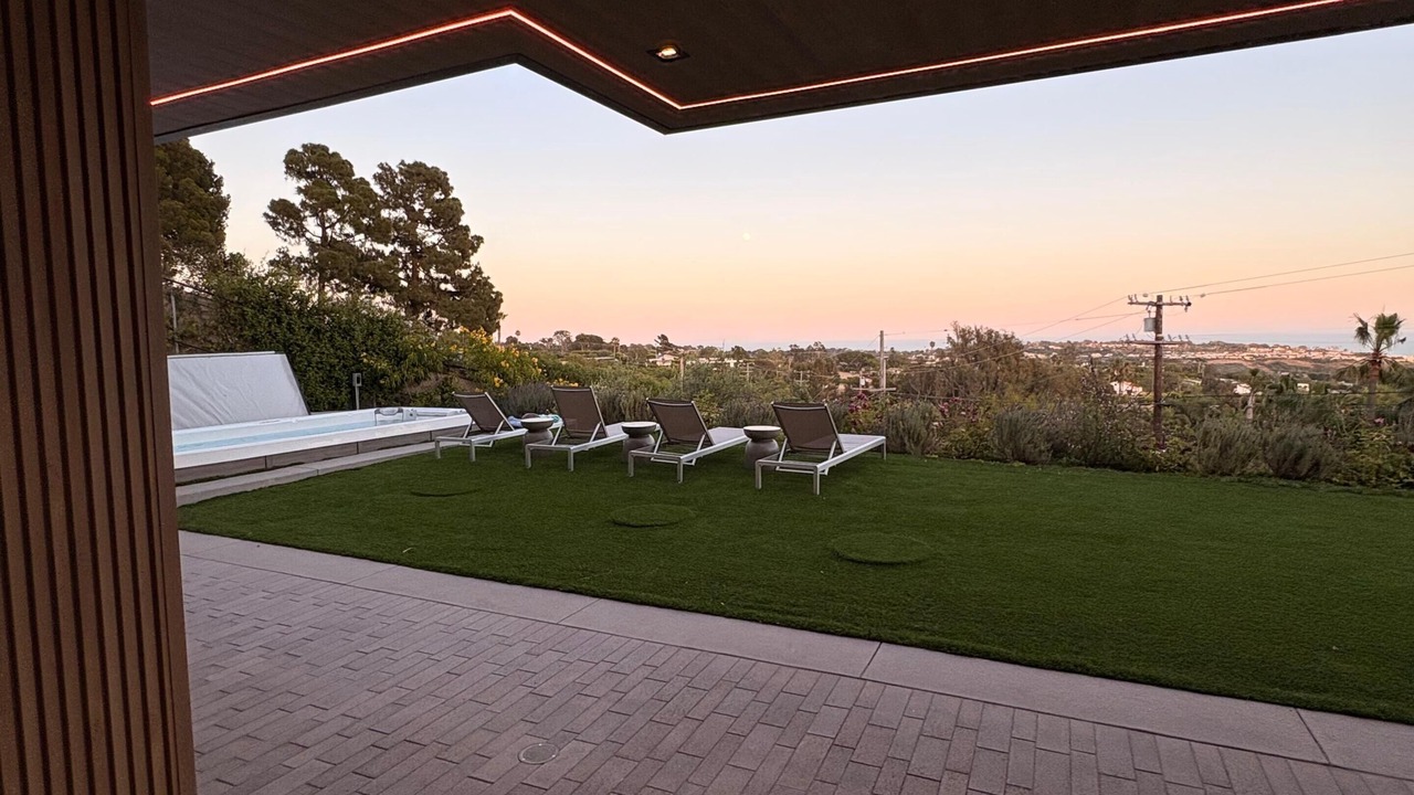 Photo of Patio Balcony in Western Malibu
