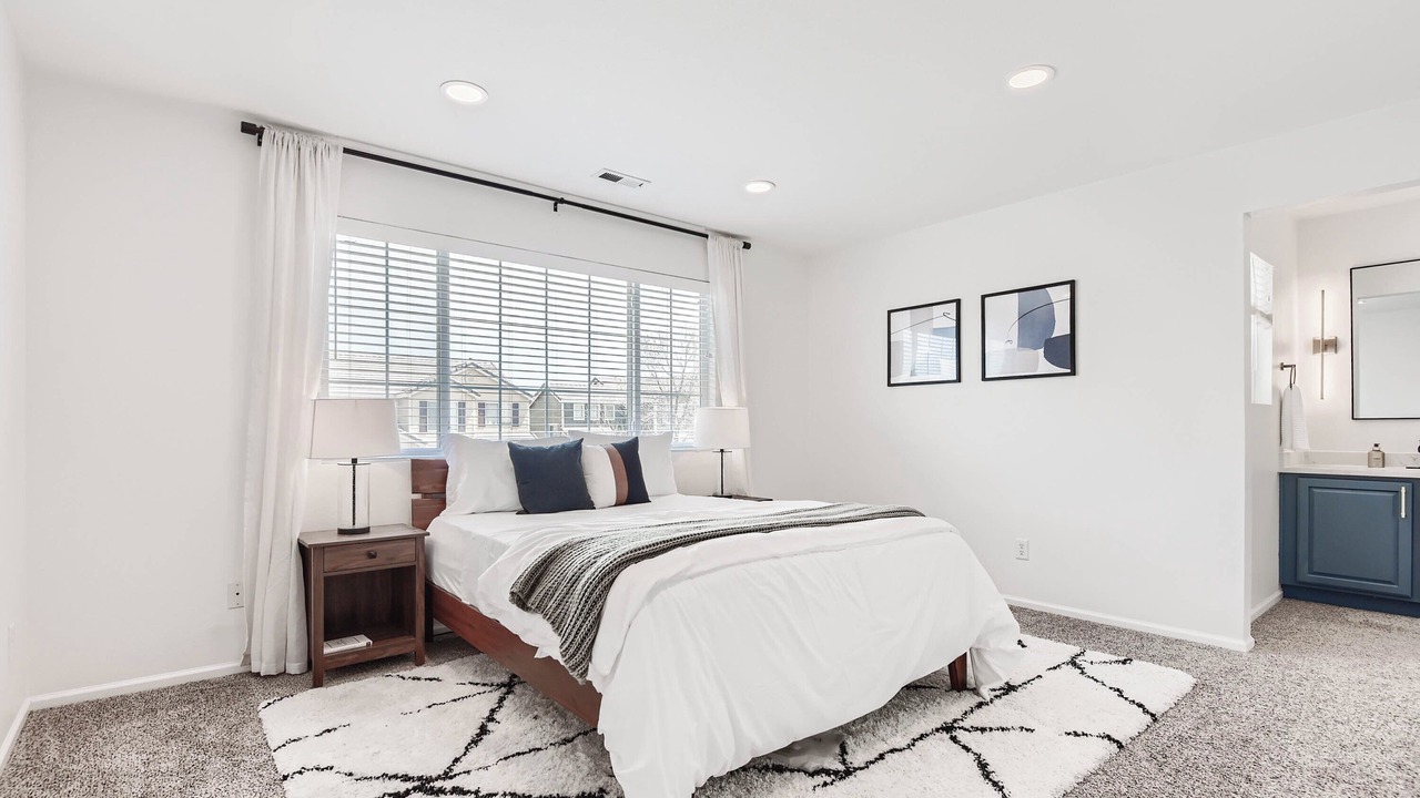Photo of Bedroom in Aurora