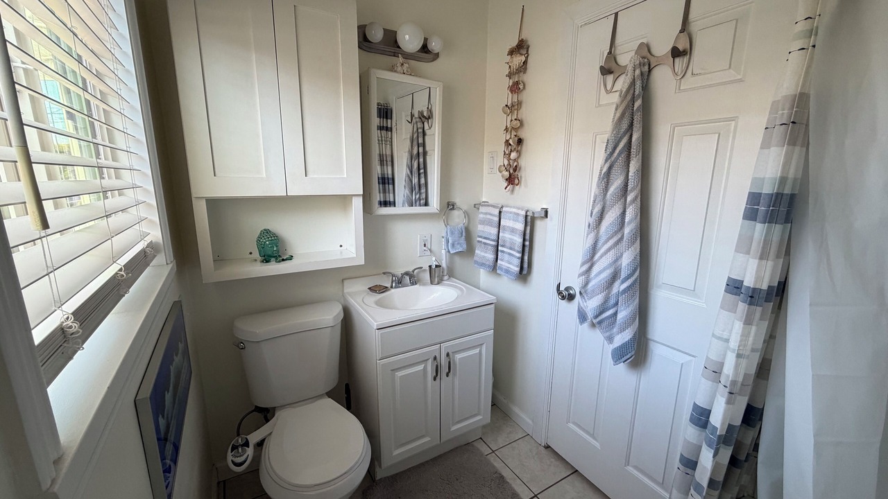 Photo of Bathroom in Sunland-Tujunga