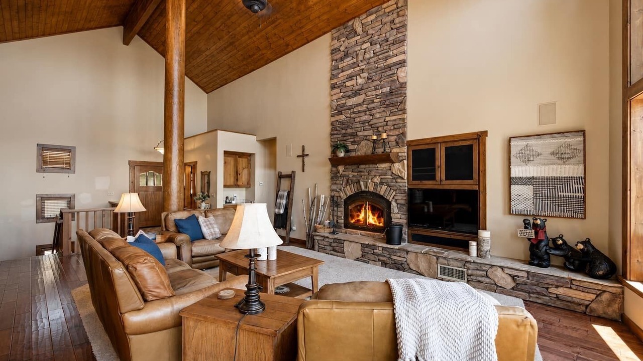 Photo of Livingroom in Shaver Lake