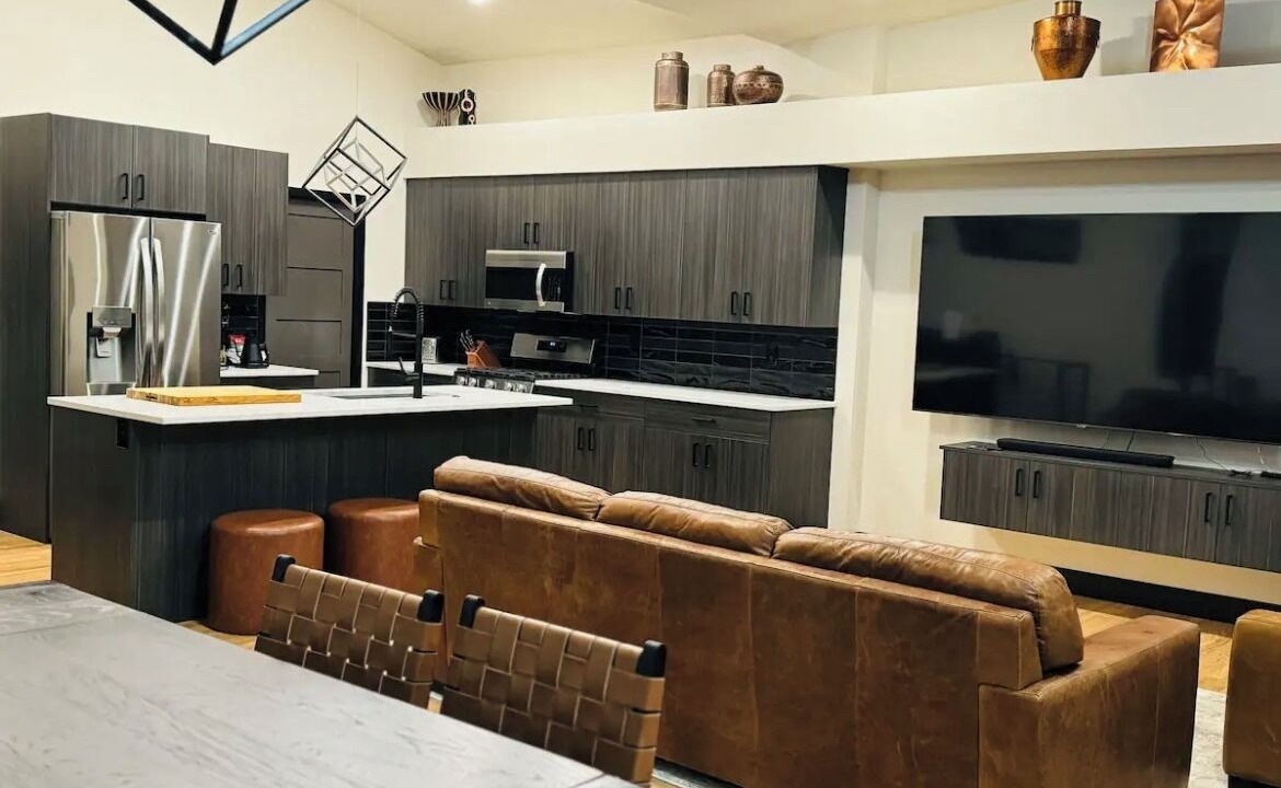 Photo of Livingroom in West Colorado Springs