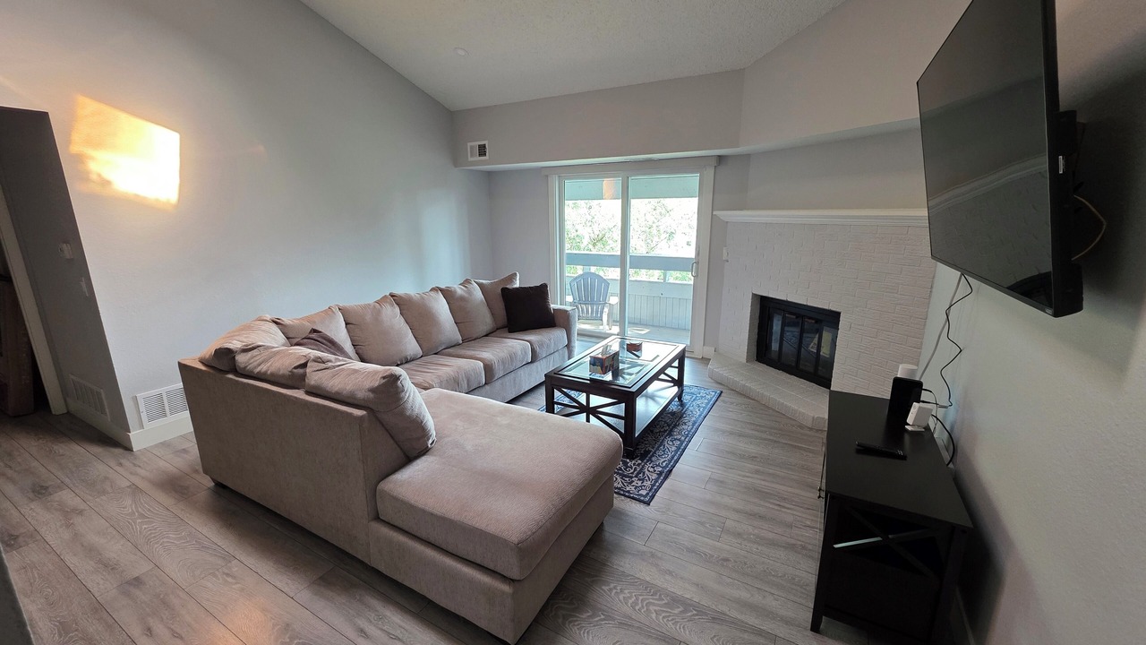 Photo of Livingroom in Aurora