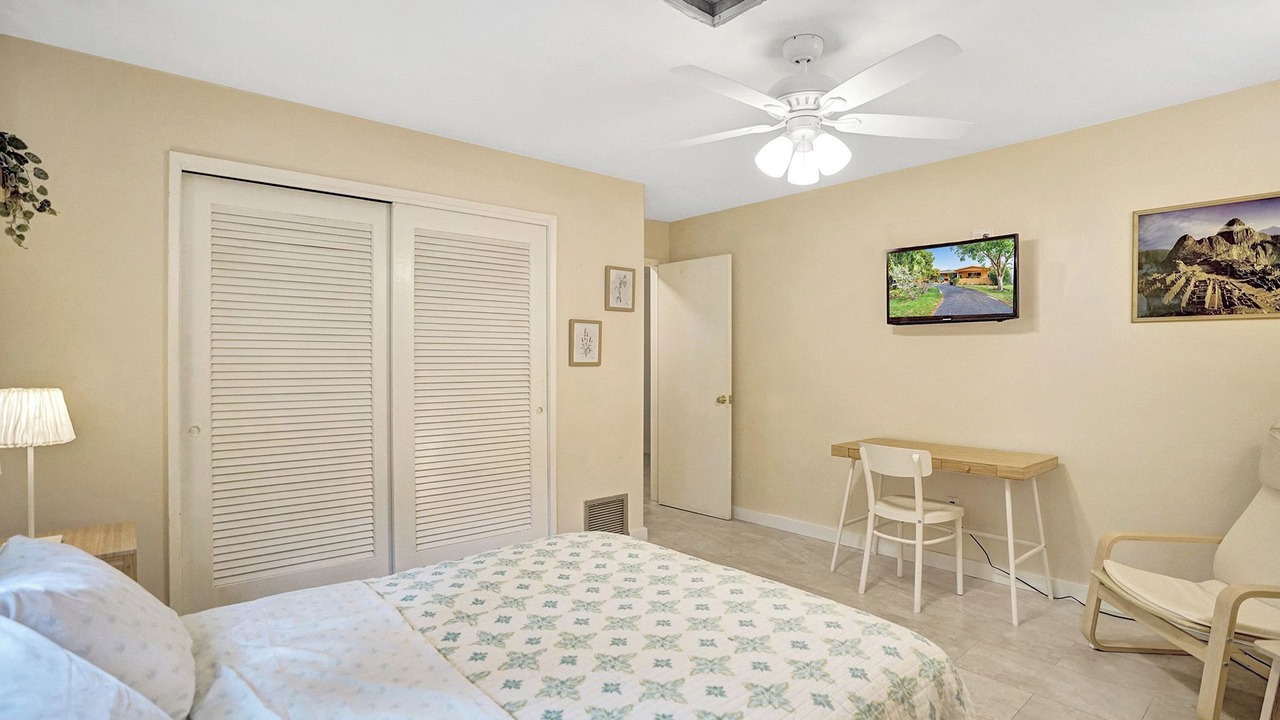 Photo of Bedroom in Coral Ridge Isles
