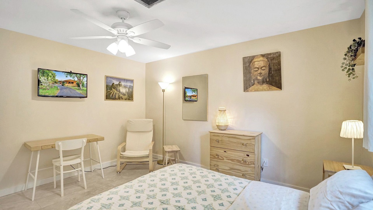 Photo of Bedroom in Coral Ridge Isles