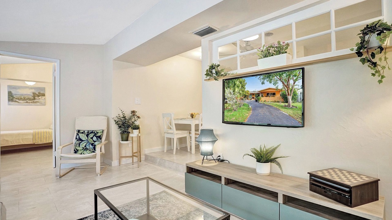 Photo of Livingroom in Coral Ridge Isles
