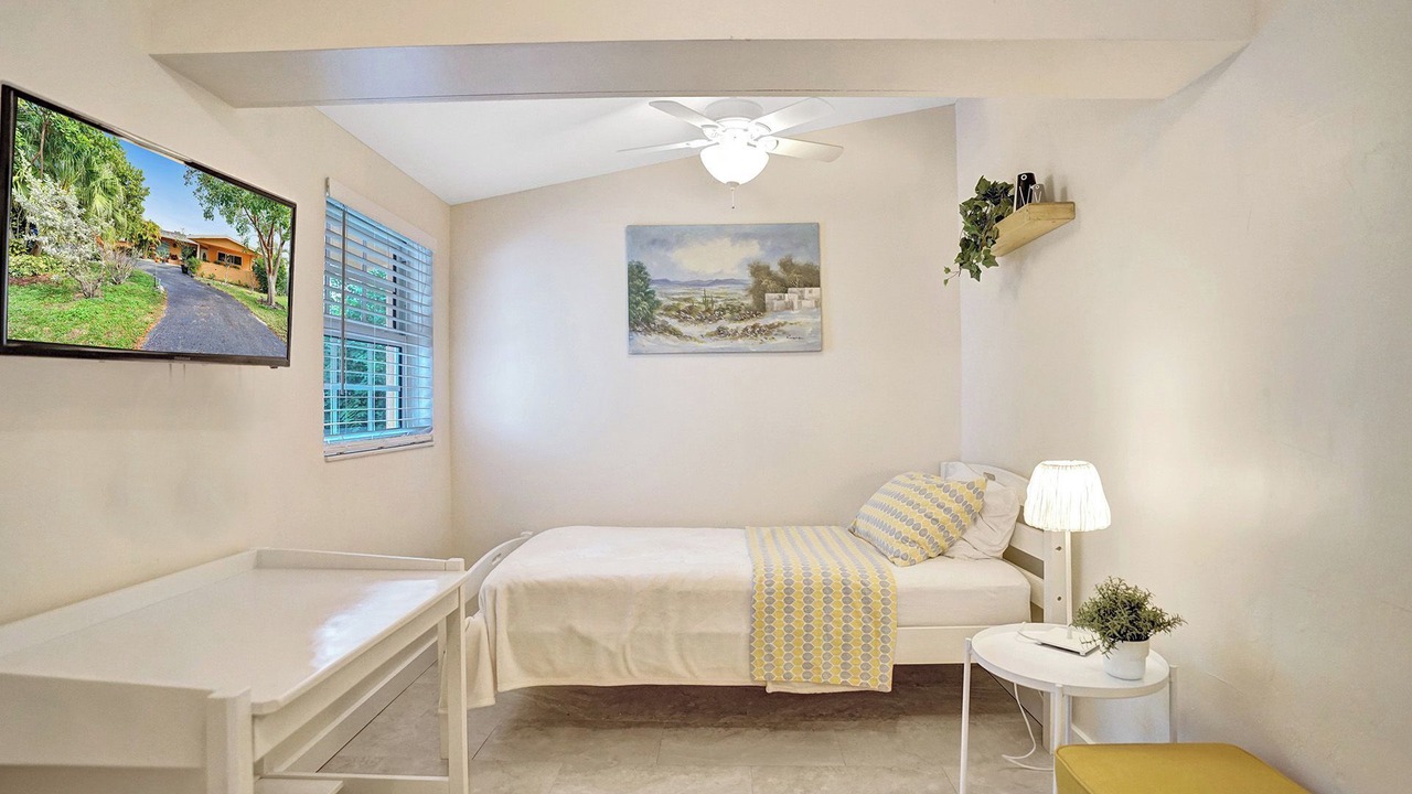 Photo of Bedroom in Coral Ridge Isles