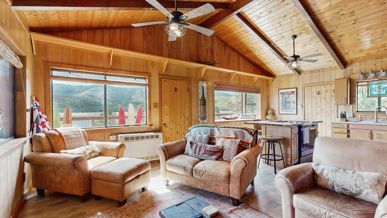 Photo of Livingroom in Bayfield