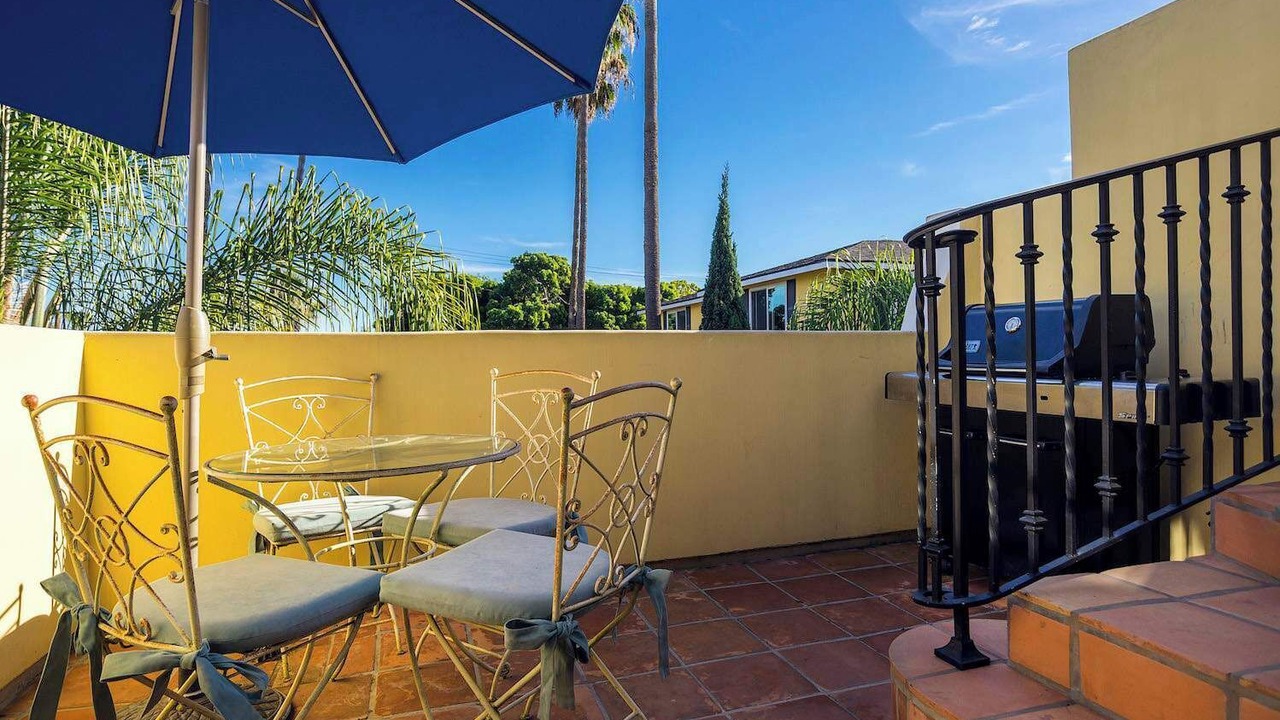 Photo of Patio Balcony in West Beach