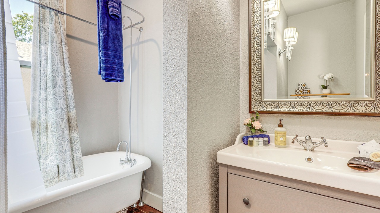 Photo of Bathroom in Canon City