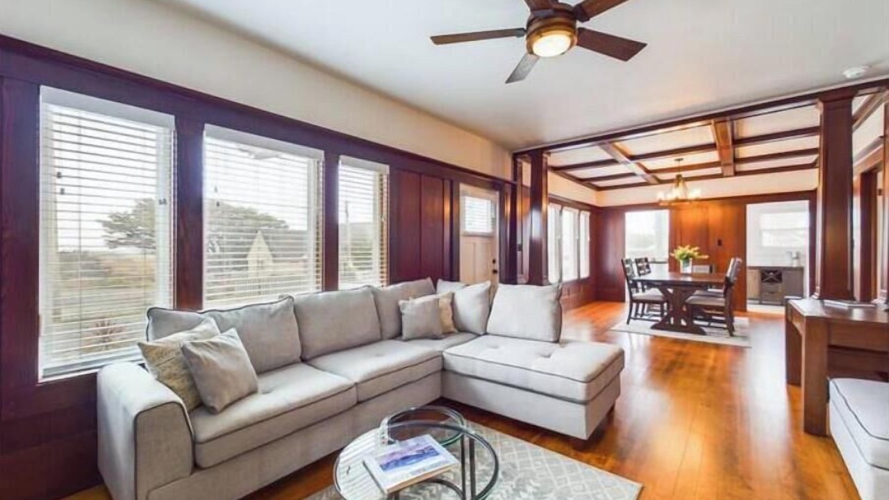 Photo of Livingroom in Eureka