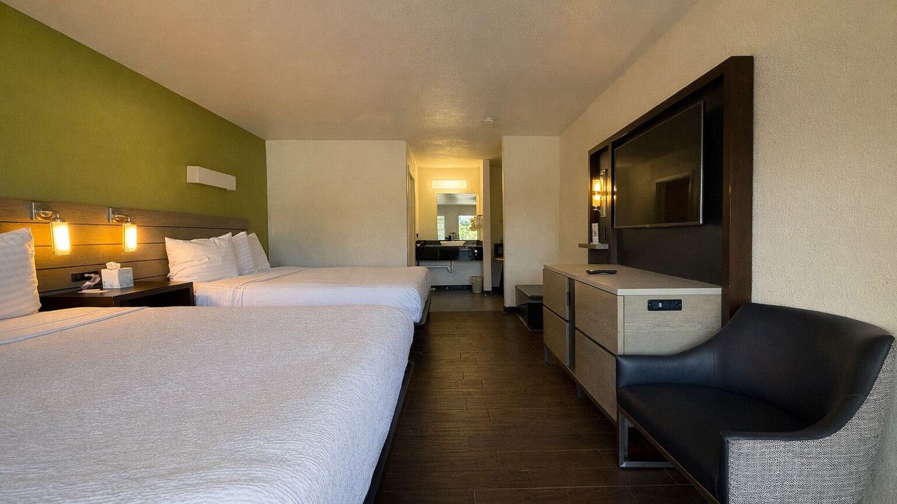 Photo of Bedroom in Munras Avenue