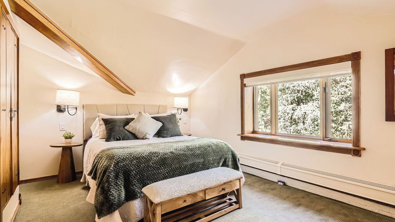 Photo of Bedroom in Shadow Mountain
