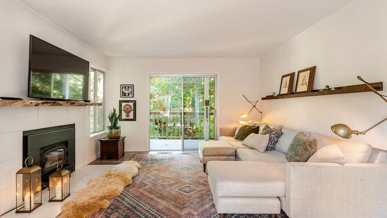 Photo of Livingroom in Felton