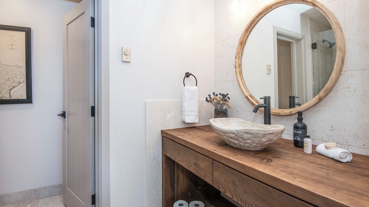 Photo of Bathroom in Highlands Townhomes