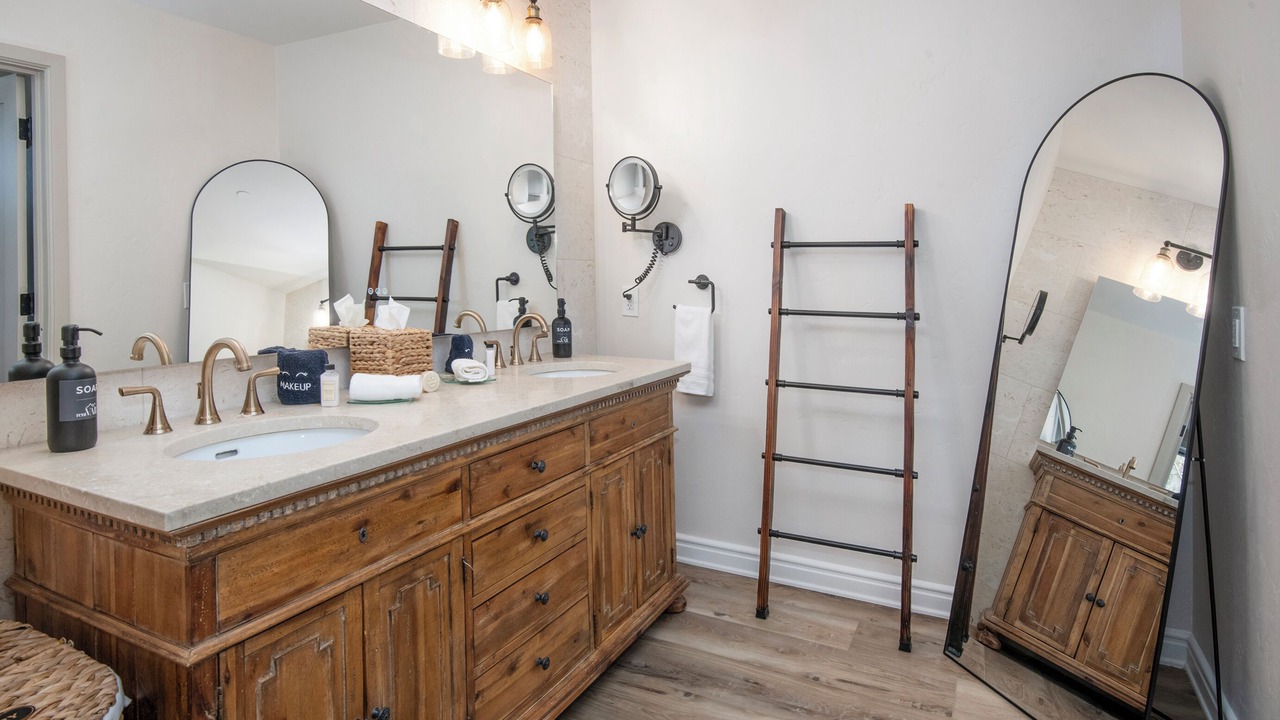 Photo of Bathroom in Highlands Townhomes