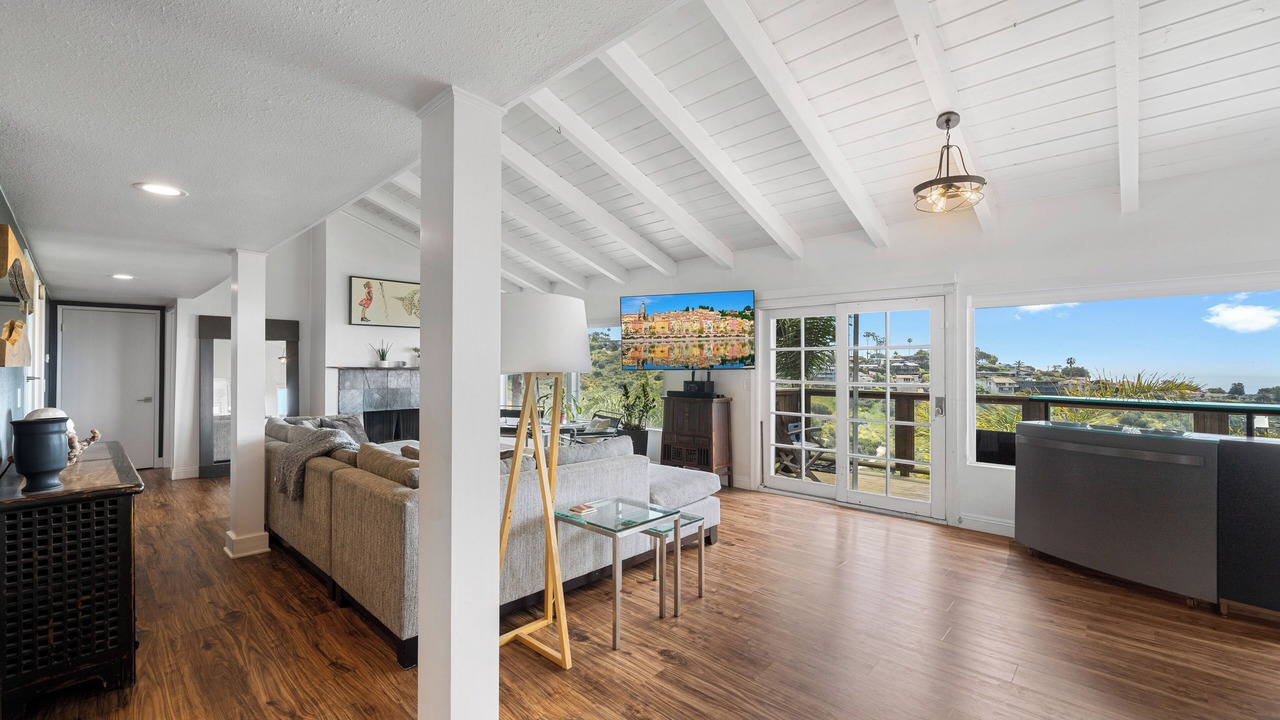 Photo of Livingroom in Mystic Hills
