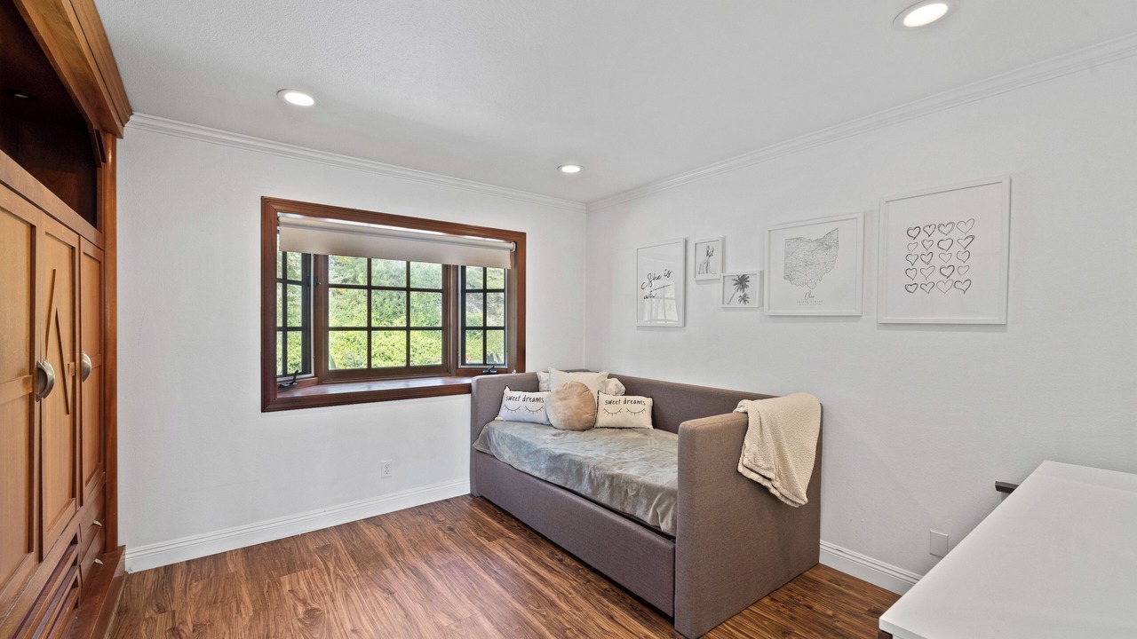 Photo of Livingroom in Mystic Hills