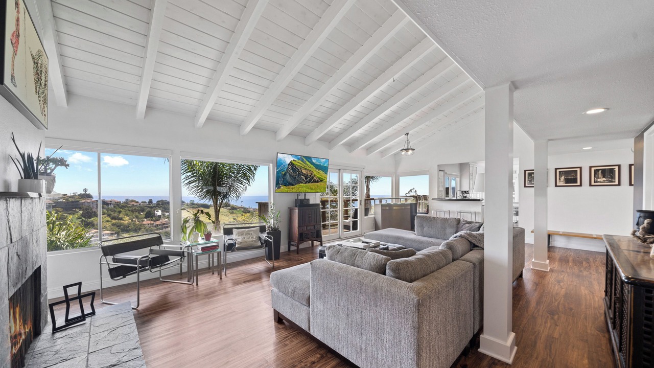 Photo of Livingroom in Mystic Hills