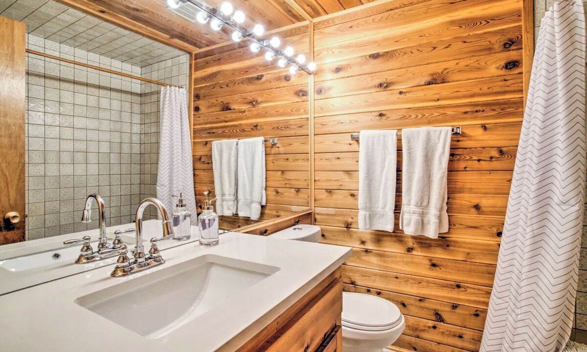 Photo of Bathroom in Downieville-Lawson-Dumont