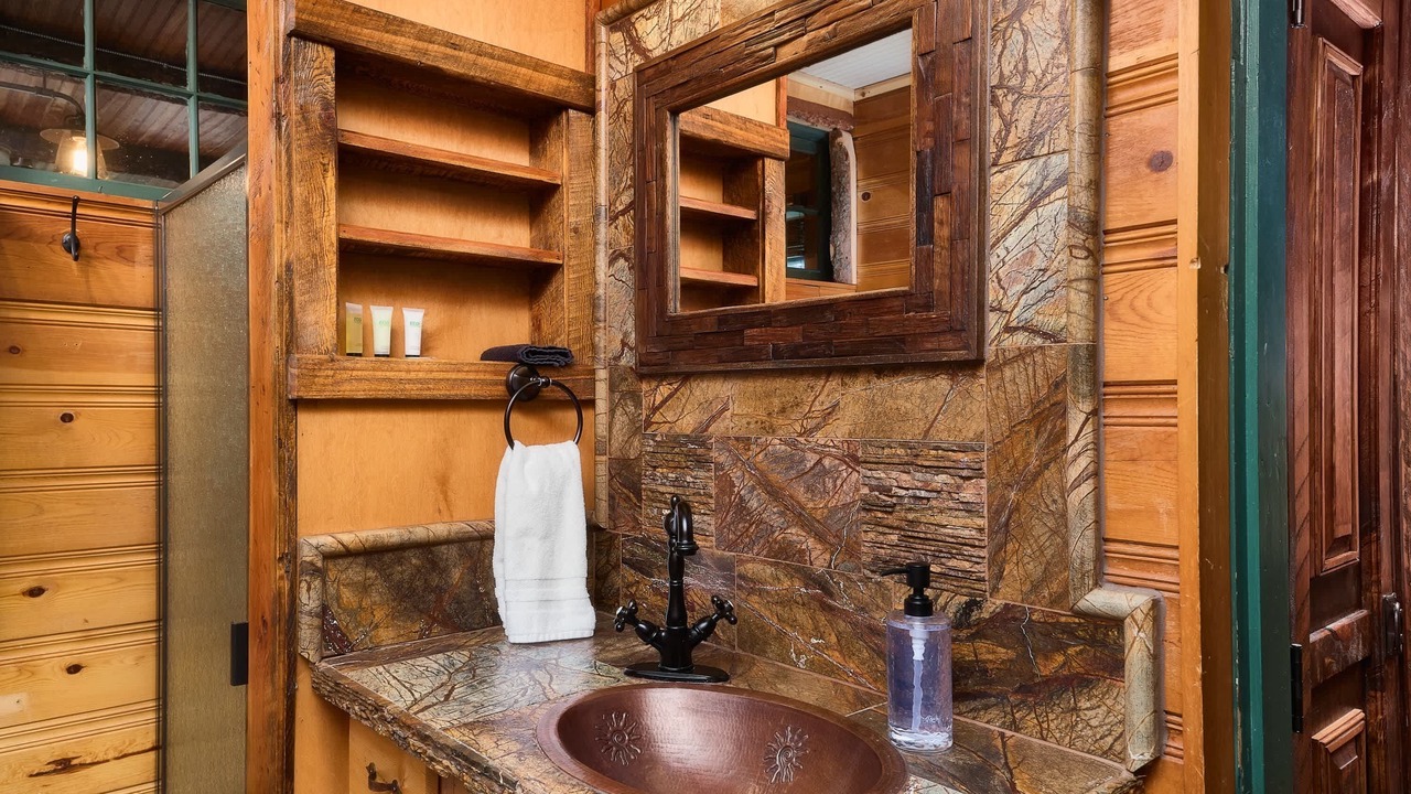 Photo of Bathroom in Cascade