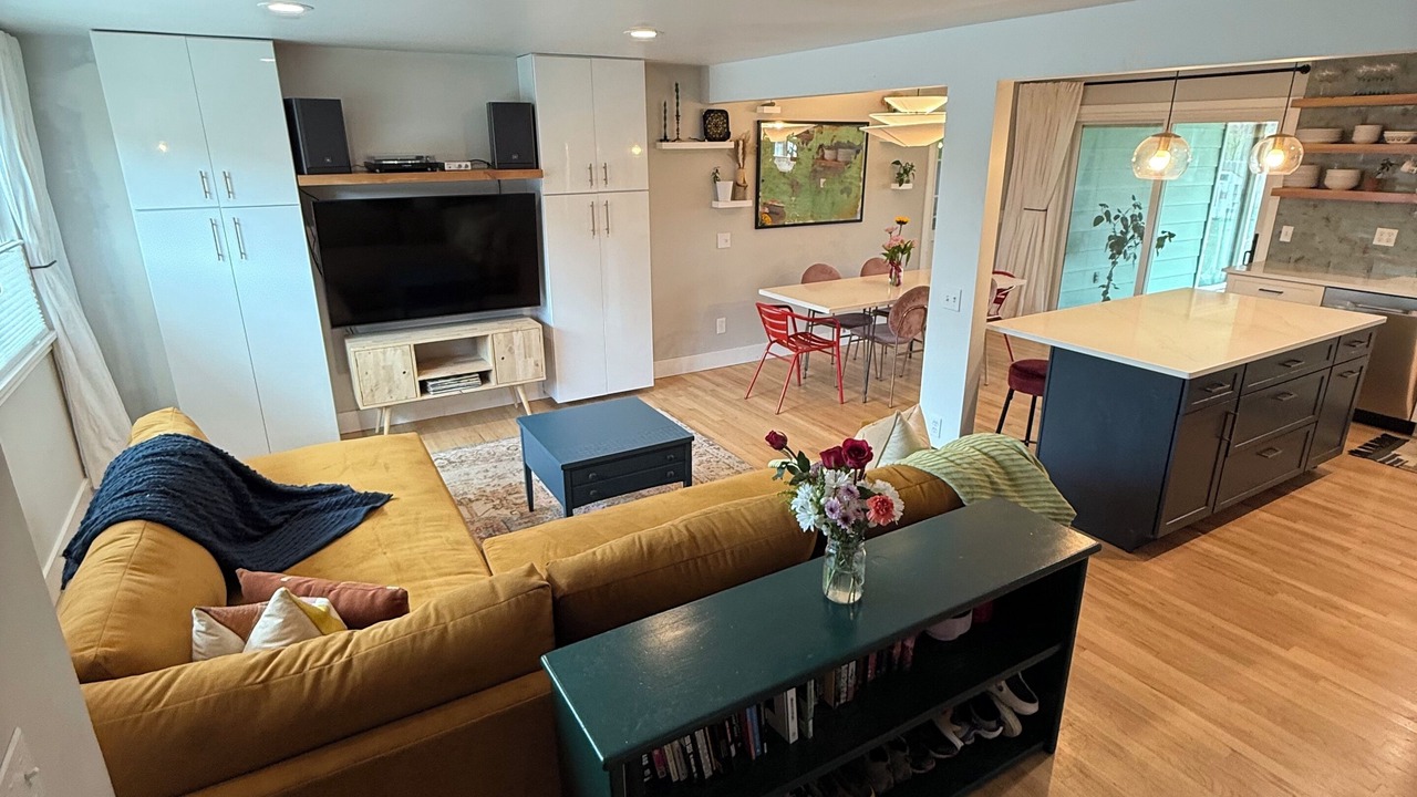Photo of Livingroom in Baseline Sub