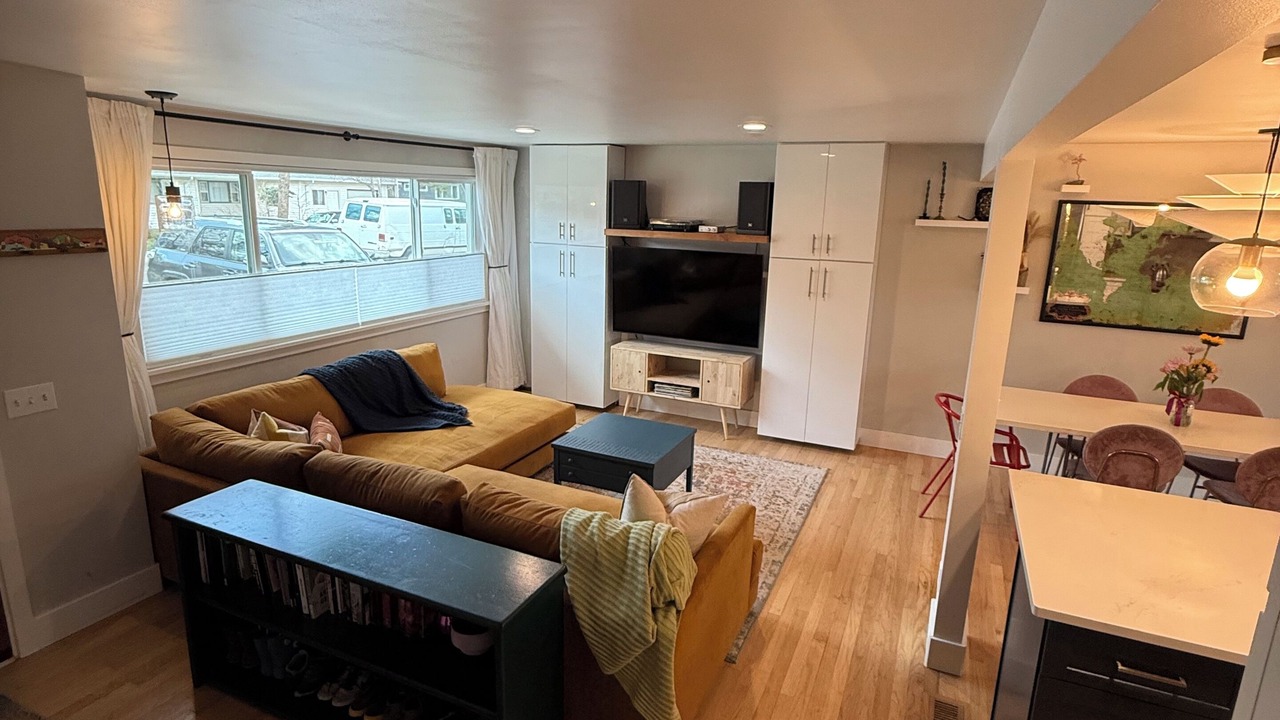 Photo of Livingroom in Baseline Sub