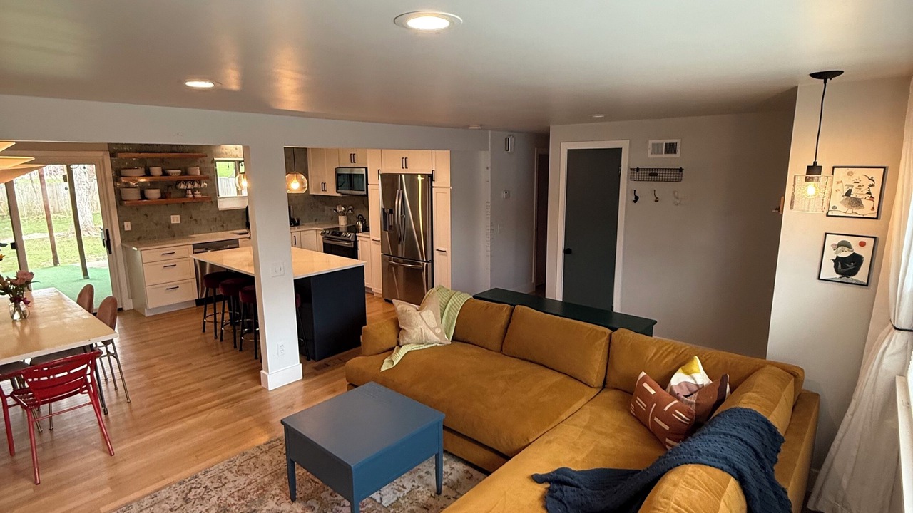 Photo of Livingroom in Baseline Sub