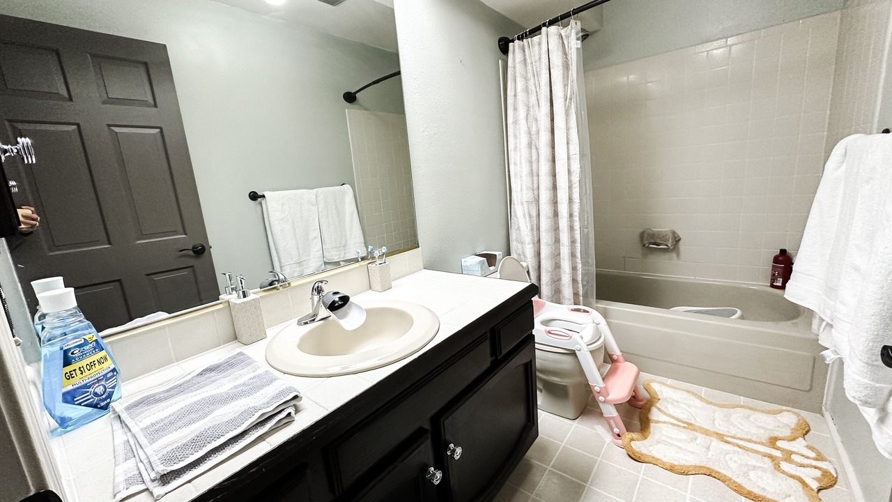 Photo of Bathroom in Ken Caryl Ranch North Plains